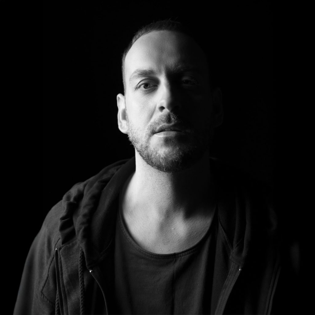 DJ PERES na YYY Music, a promessa de uma nova energia à cena eletrónica.